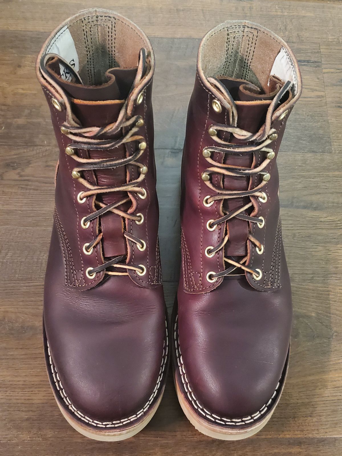 Photo by 907rx7 on November 4, 2023 of the Nicks Free Range in Wickett & Craig Burgundy Double Stuffed.