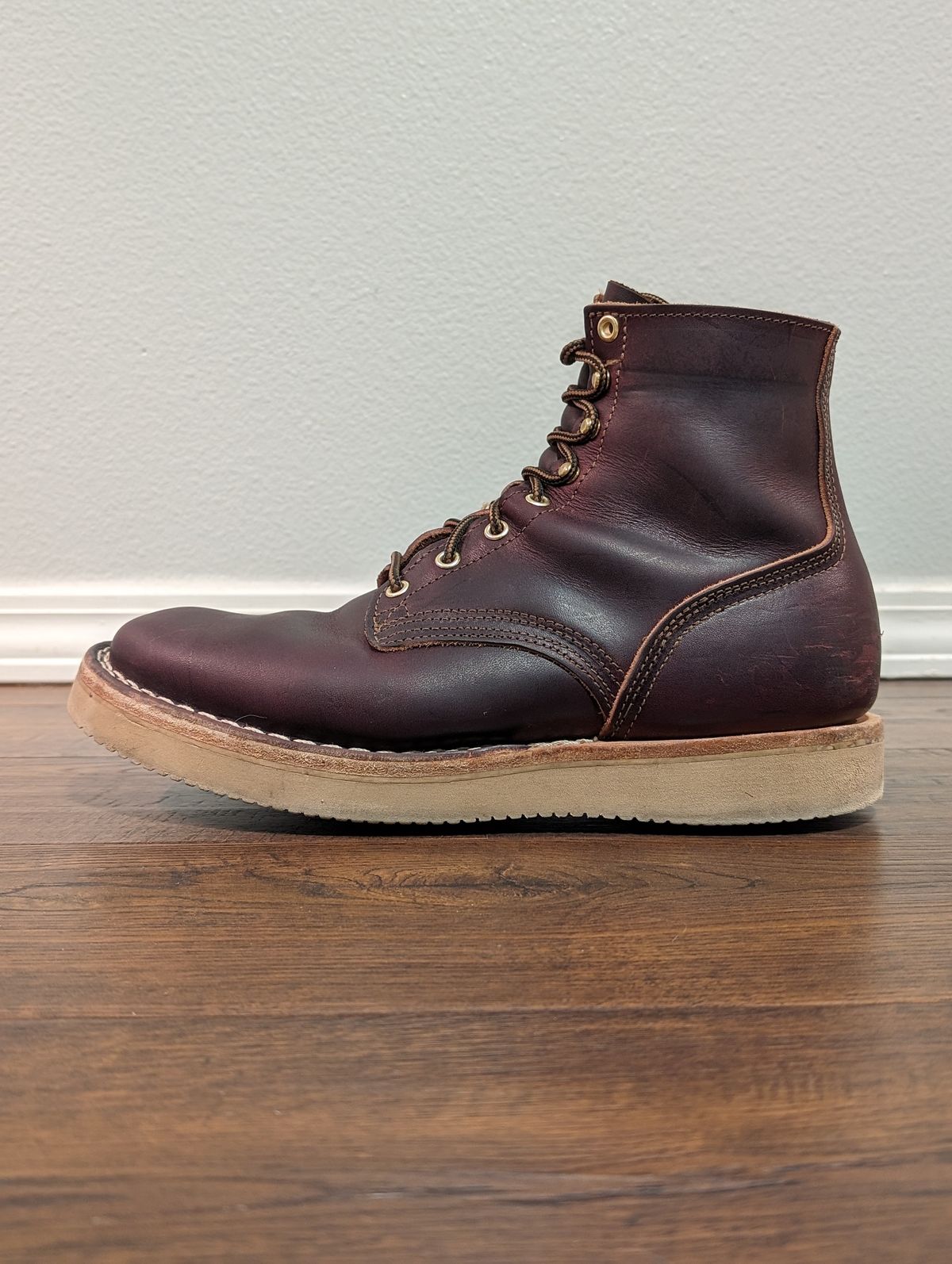 Photo by 907rx7 on December 6, 2023 of the Nicks Free Range in Wickett & Craig Burgundy Double Stuffed.