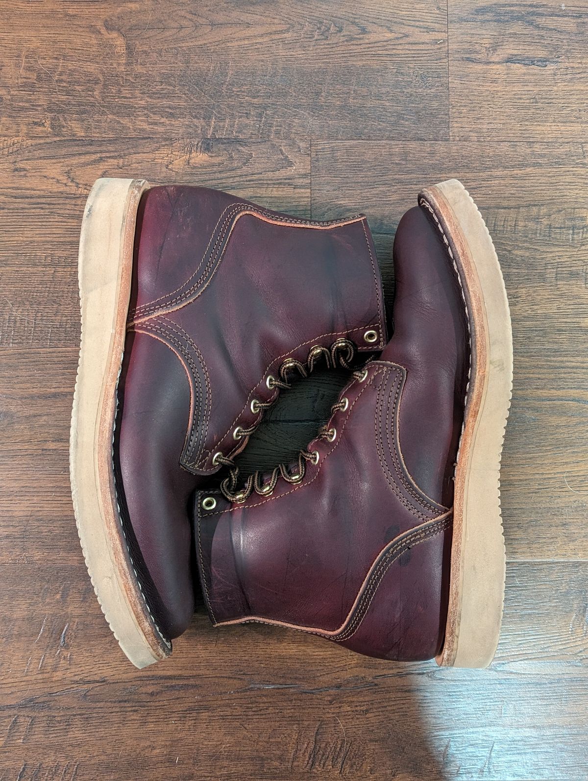 Photo by 907rx7 on December 6, 2023 of the Nicks Free Range in Wickett & Craig Burgundy Double Stuffed.