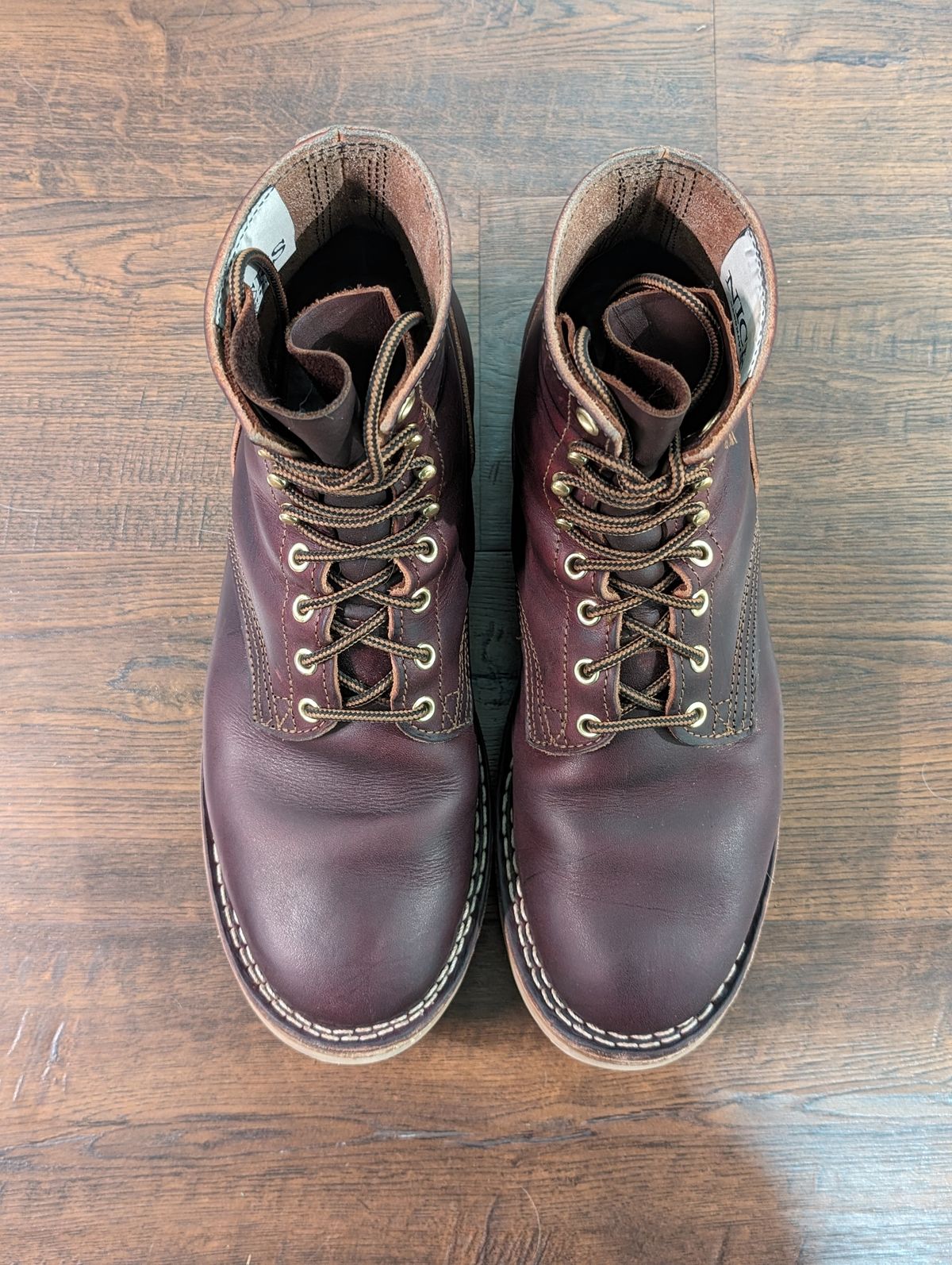 Photo by 907rx7 on December 6, 2023 of the Nicks Free Range in Wickett & Craig Burgundy Double Stuffed.