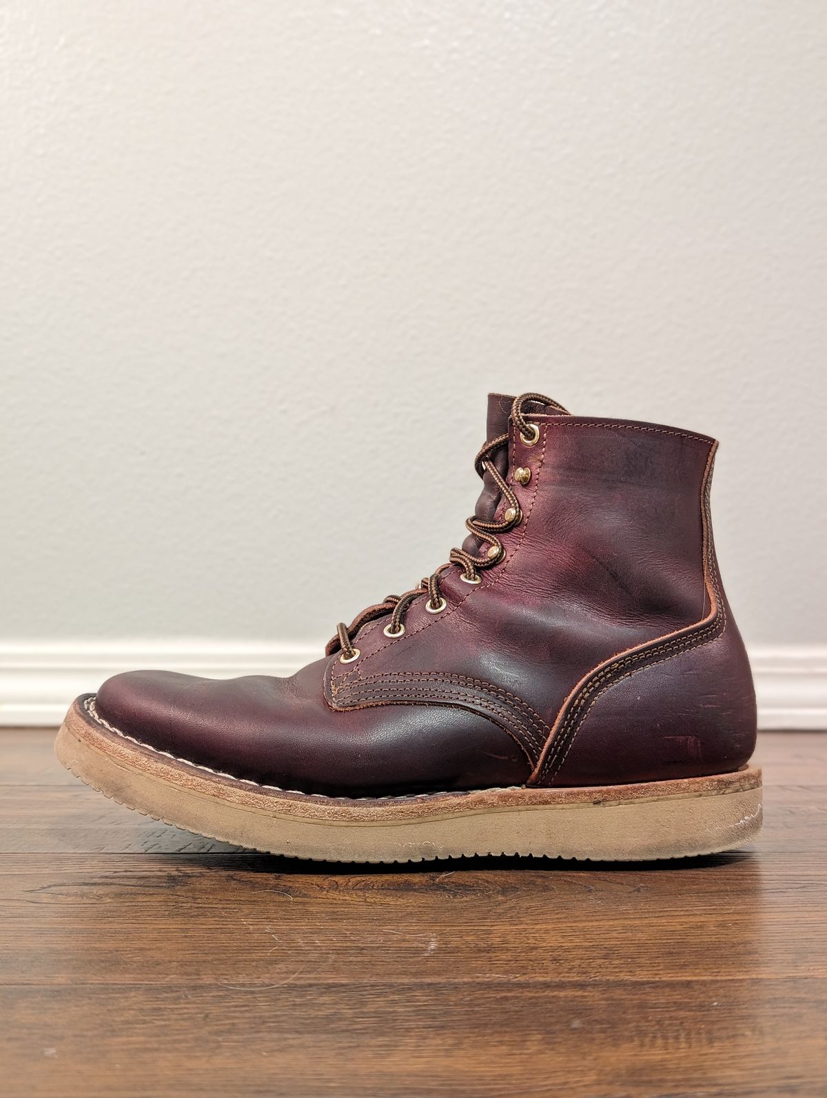 Photo by 907rx7 on January 6, 2024 of the Nicks Free Range in Wickett & Craig Burgundy Double Stuffed.