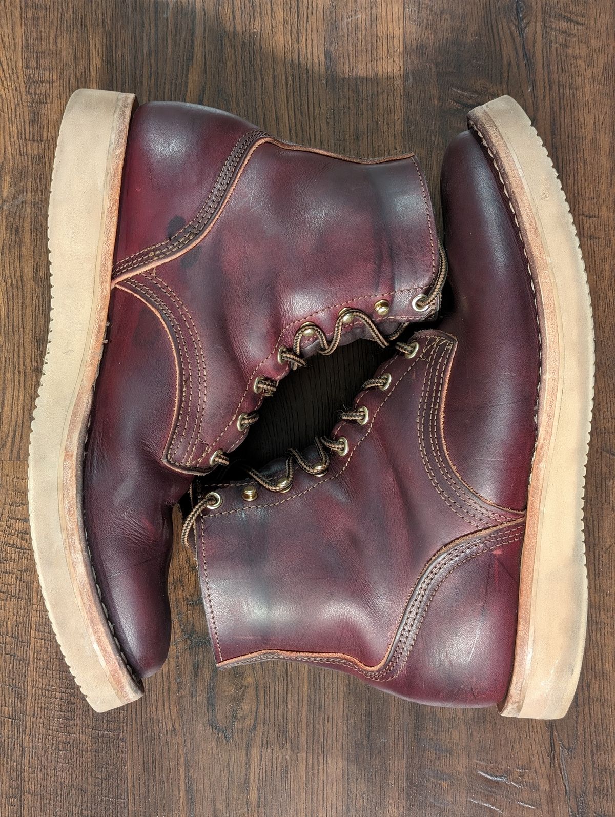 Photo by 907rx7 on January 6, 2024 of the Nicks Free Range in Wickett & Craig Burgundy Double Stuffed.