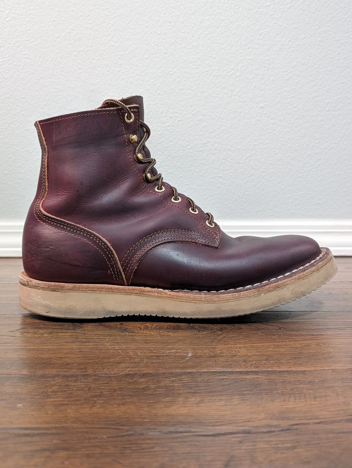 Photo by 907rx7 on January 6, 2024 of the Nicks Free Range in Wickett & Craig Burgundy Double Stuffed.