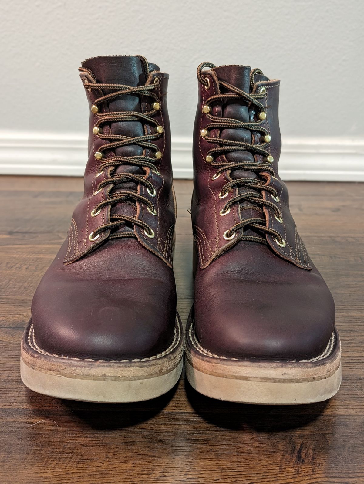 Photo by 907rx7 on March 6, 2024 of the Nicks Free Range in Wickett & Craig Burgundy Double Stuffed.