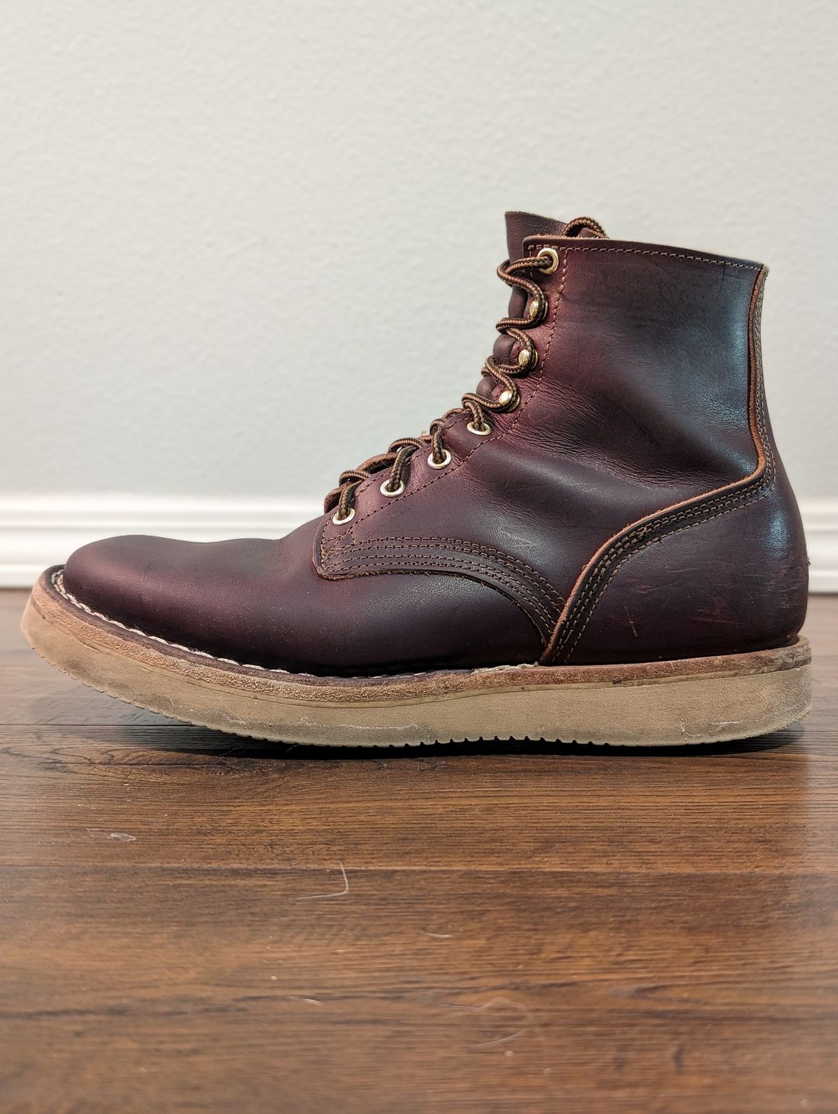 Photo by 907rx7 on March 6, 2024 of the Nicks Free Range in Wickett & Craig Burgundy Double Stuffed.
