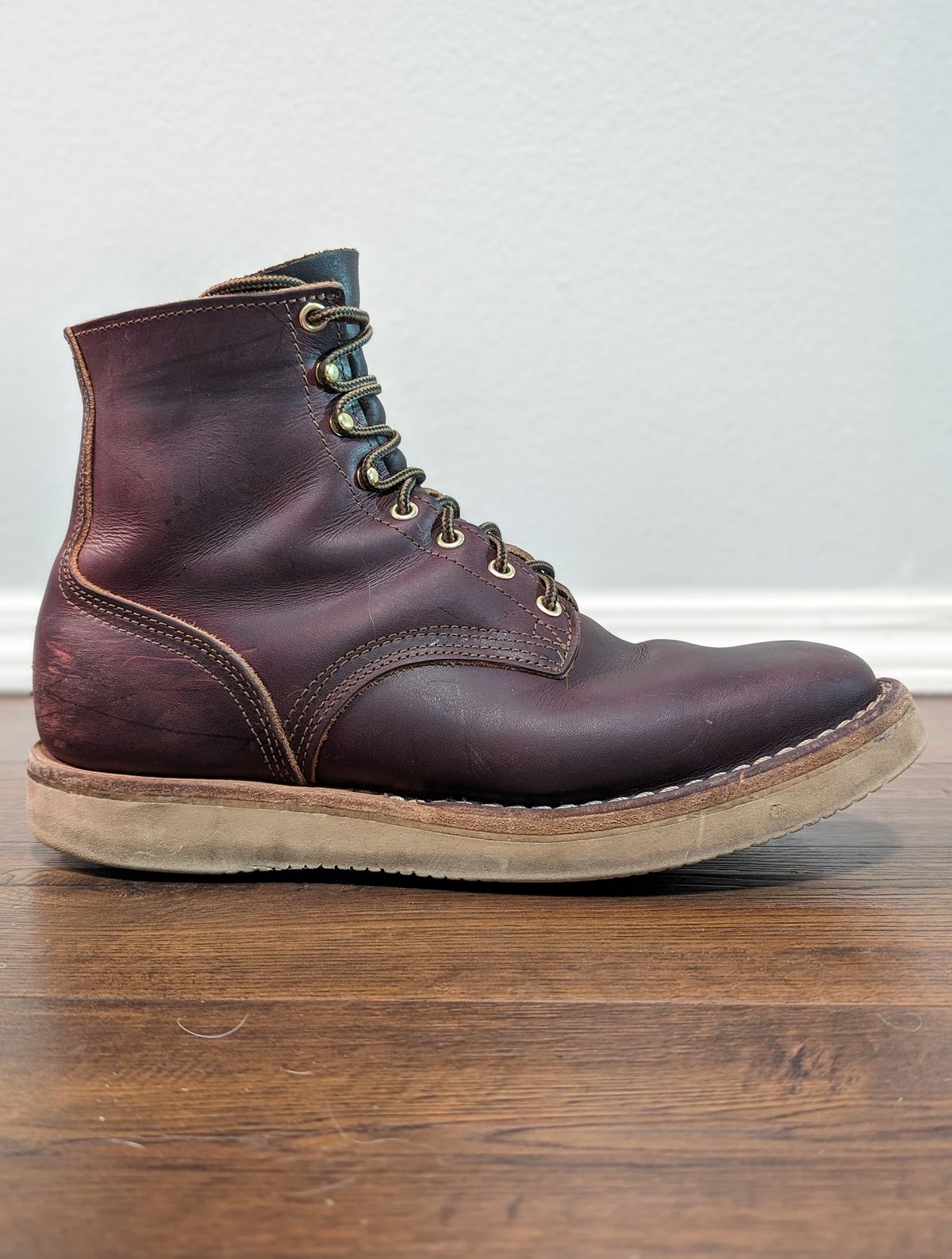 Photo by 907rx7 on March 6, 2024 of the Nicks Free Range in Wickett & Craig Burgundy Double Stuffed.