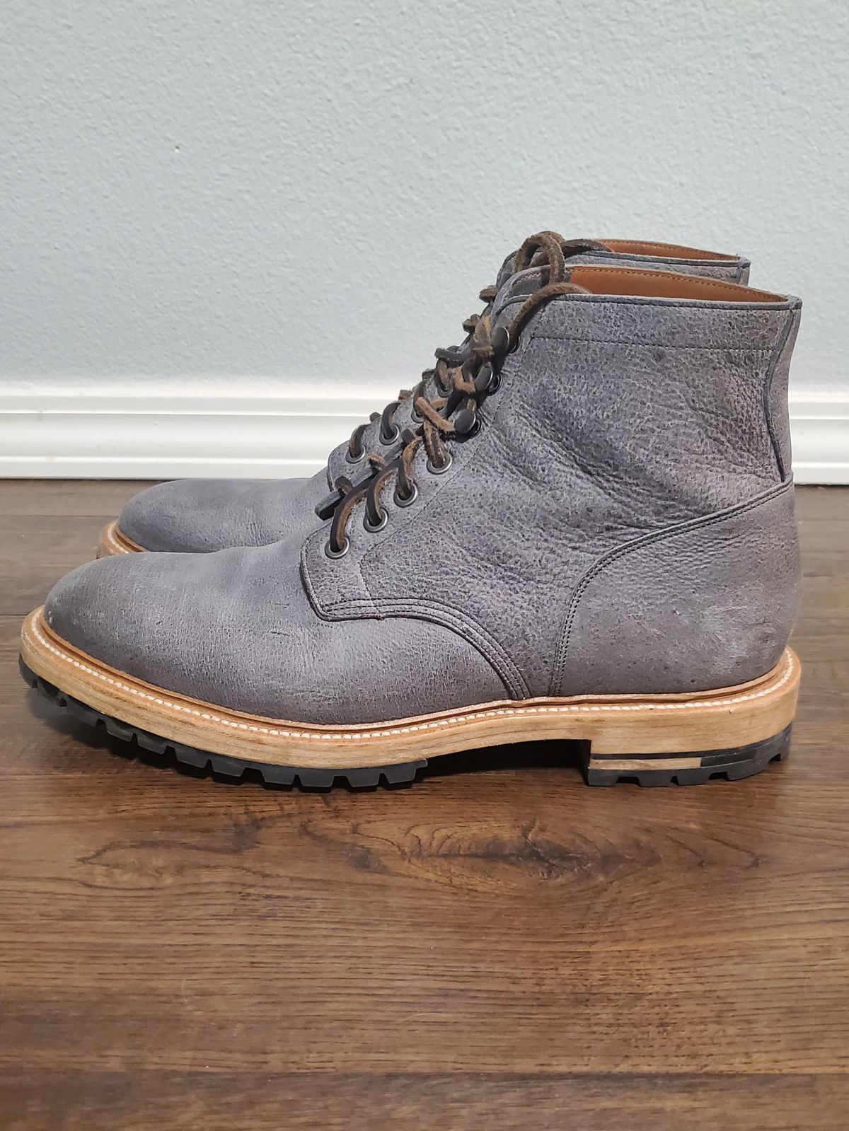 Photo by 907rx7 on November 4, 2023 of the Grant Stone Diesel Boot in C.F. Stead Storm Kudu.