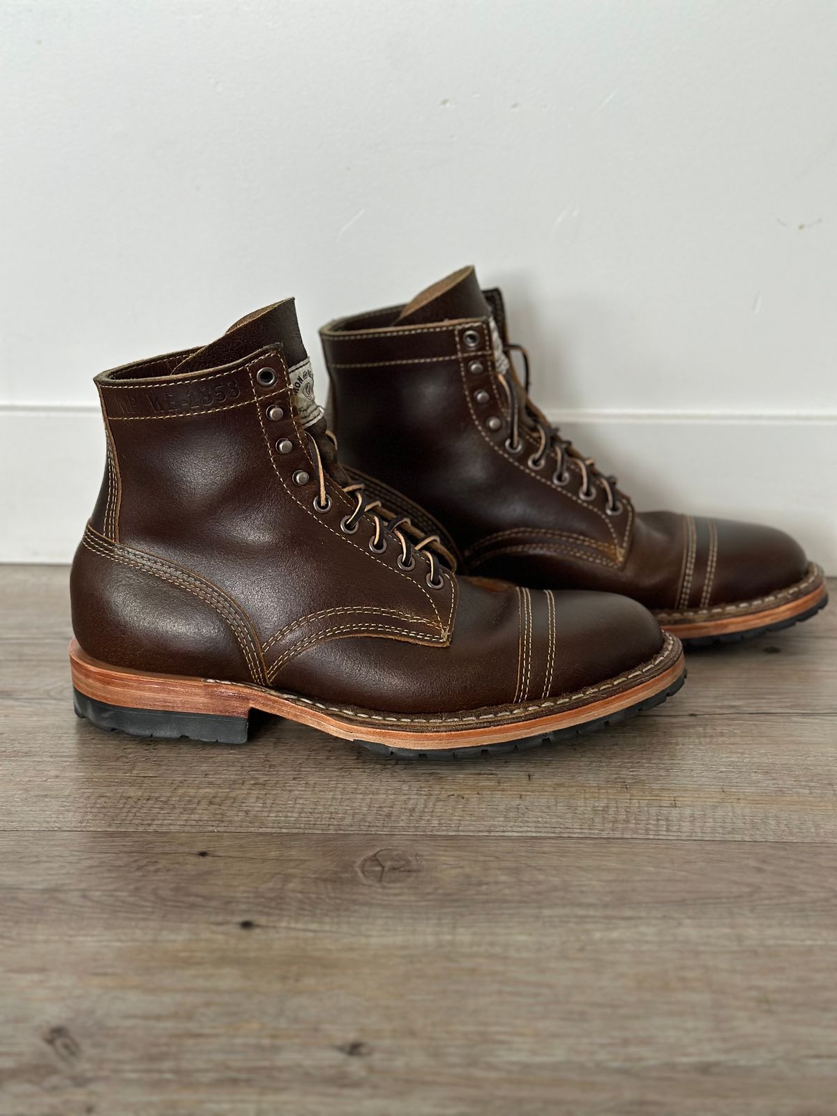 Photo by watch_gabe on October 11, 2023 of the White's MP-Sherman Toe Cap in Horween Cinnamon Waxed Flesh.