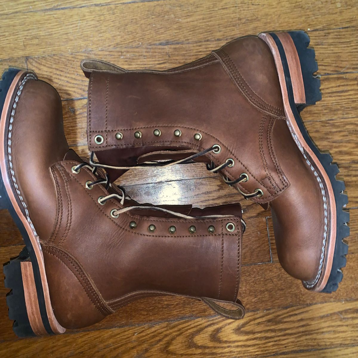 Photo by justin_time on November 11, 2022 of the Nicks Overlander in Seidel 1964 Brown.