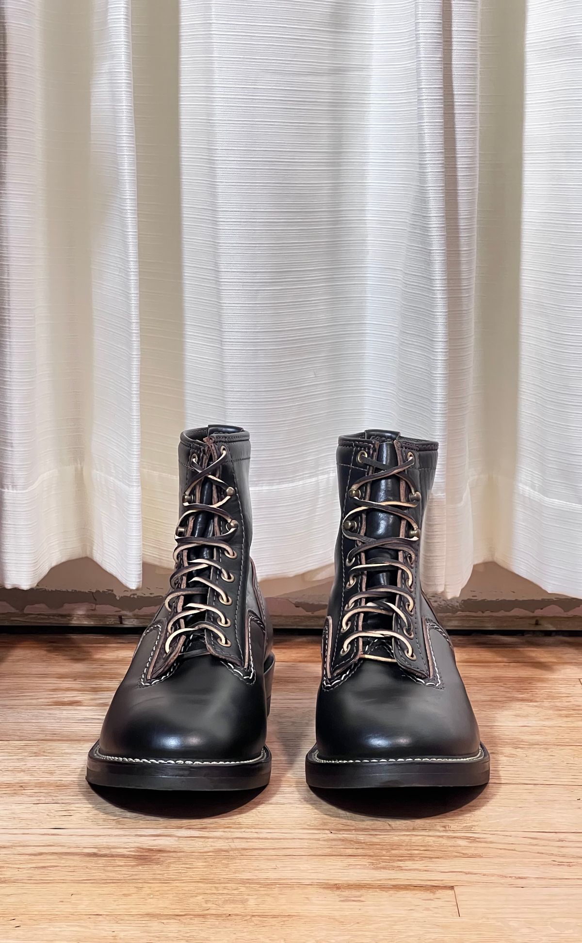 Photo by cr_aig1980 on October 6, 2025 of the Wesco Jobmaster in Horween Black Chromexcel Horsehide.