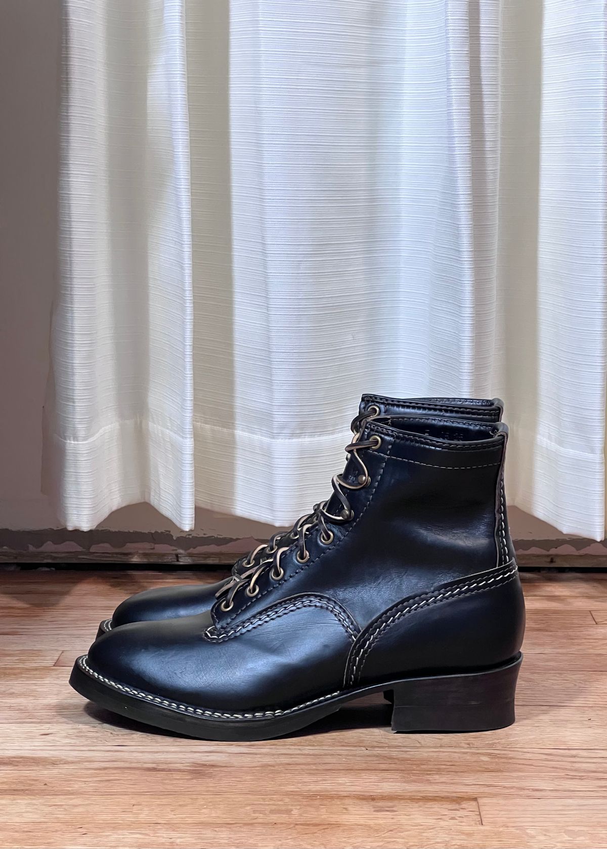 Photo by cr_aig1980 on October 6, 2025 of the Wesco Jobmaster in Horween Black Chromexcel Horsehide.