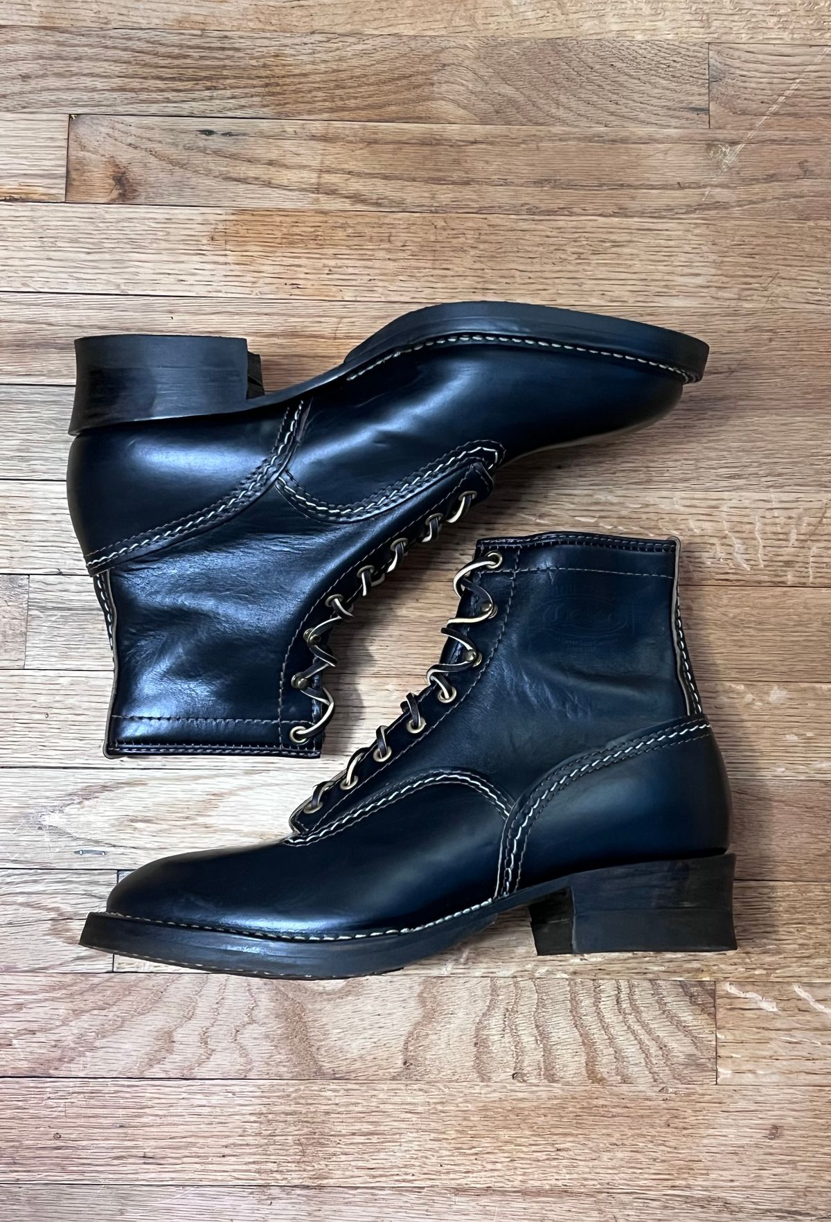 Photo by cr_aig1980 on October 6, 2025 of the Wesco Jobmaster in Horween Black Chromexcel Horsehide.