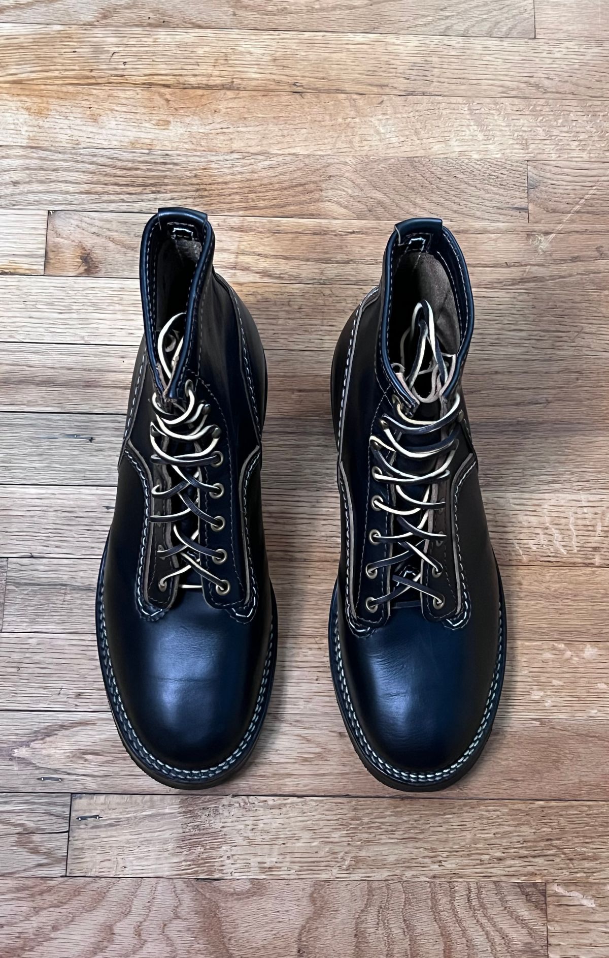 Photo by cr_aig1980 on October 6, 2025 of the Wesco Jobmaster in Horween Black Chromexcel Horsehide.