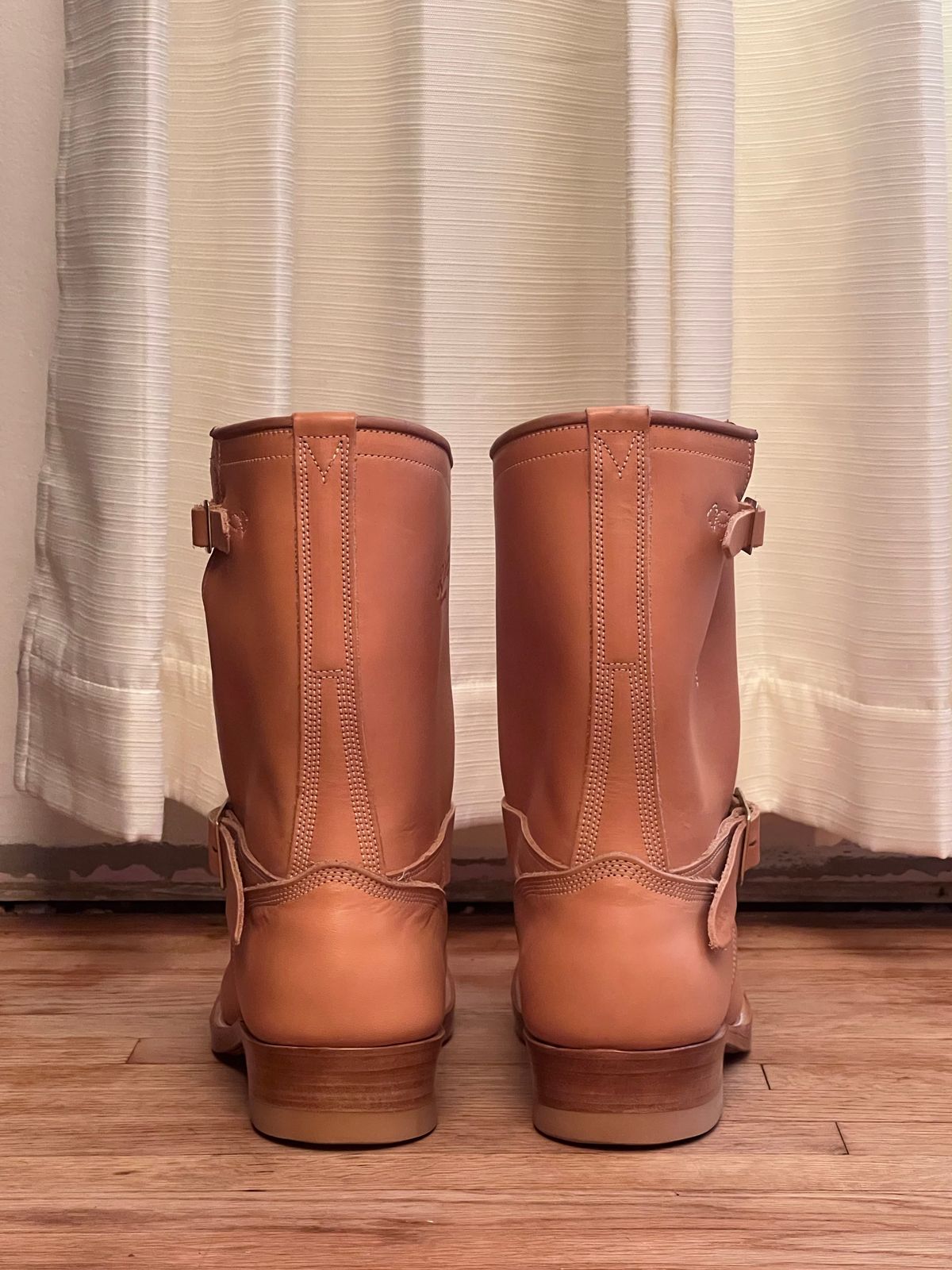 Photo by cr_aig1980 on October 3, 2025 of the Role Club Engineer Boots in Horween Natural Essex.