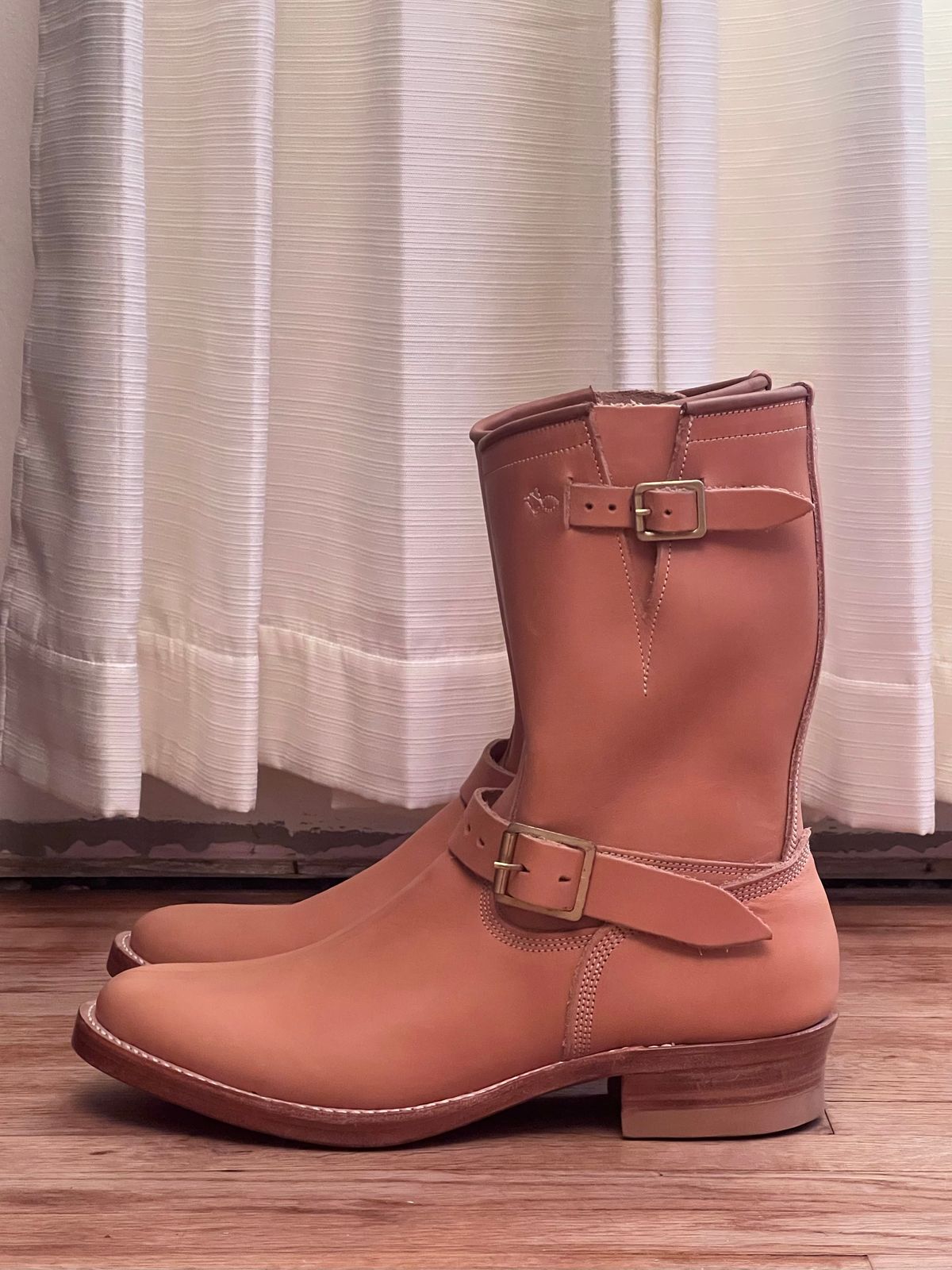 Photo by cr_aig1980 on October 3, 2025 of the Role Club Engineer Boots in Horween Natural Essex.