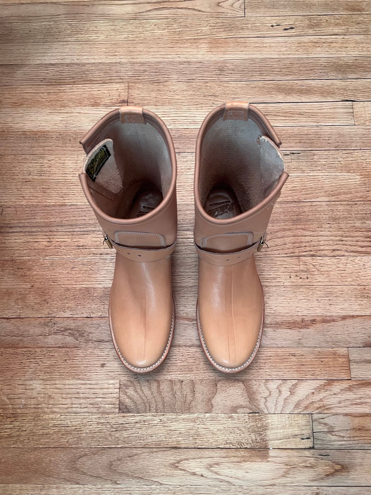 Photo by cr_aig1980 on October 3, 2025 of the Role Club Engineer Boots in Horween Natural Essex.