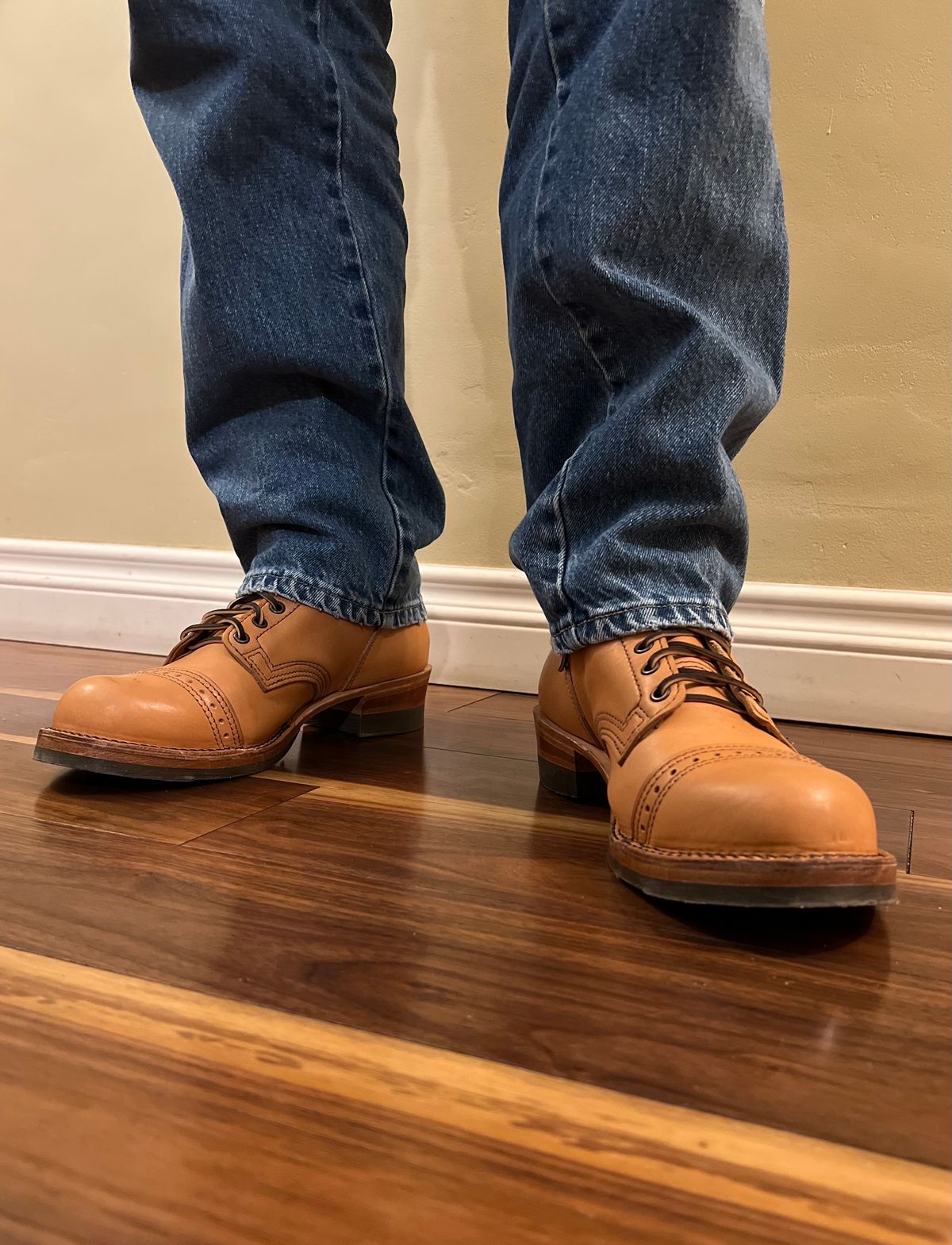 Photo by cr_aig1980 on October 4, 2022 of the Wesco Warren Boot in Horween Natural Essex.