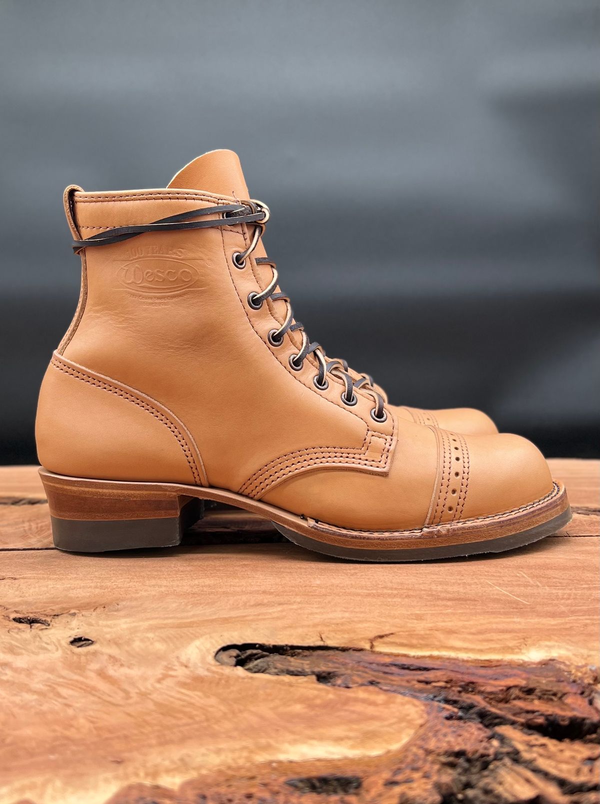 Photo by cr_aig1980 on October 4, 2022 of the Wesco Warren Boot in Horween Natural Essex.