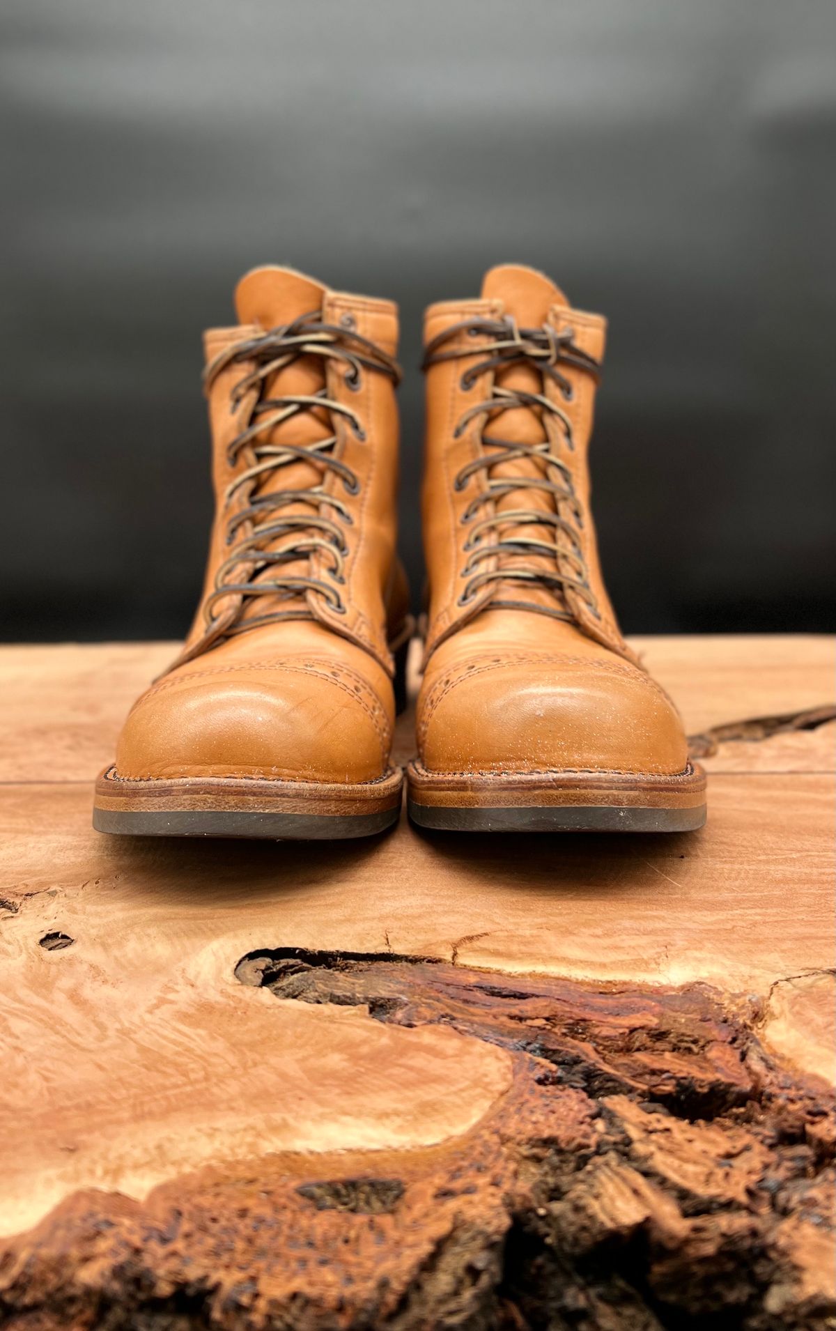 Photo by cr_aig1980 on November 5, 2022 of the Wesco Warren Boot in Horween Natural Essex.