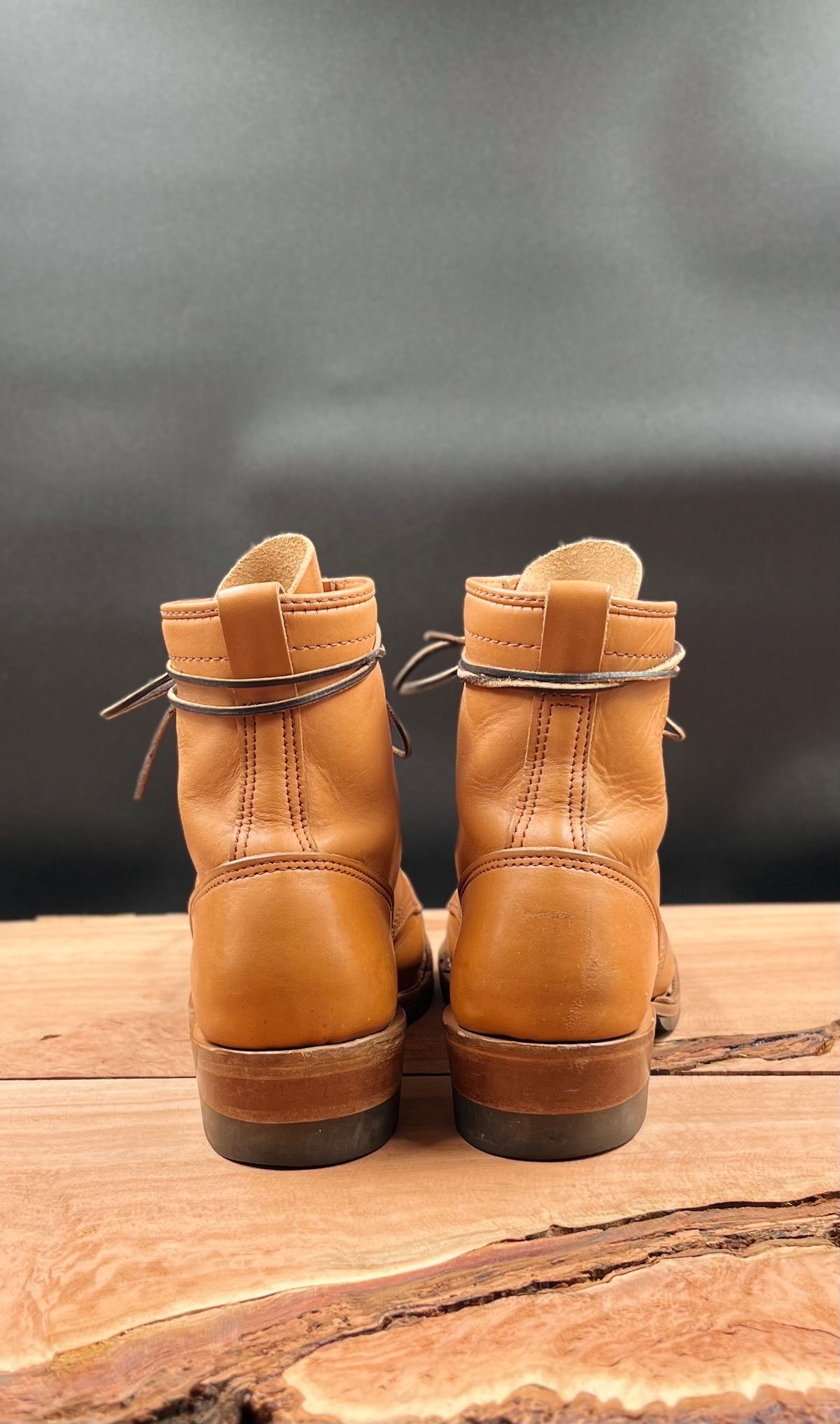 Photo by cr_aig1980 on January 4, 2023 of the Wesco Warren Boot in Horween Natural Essex.