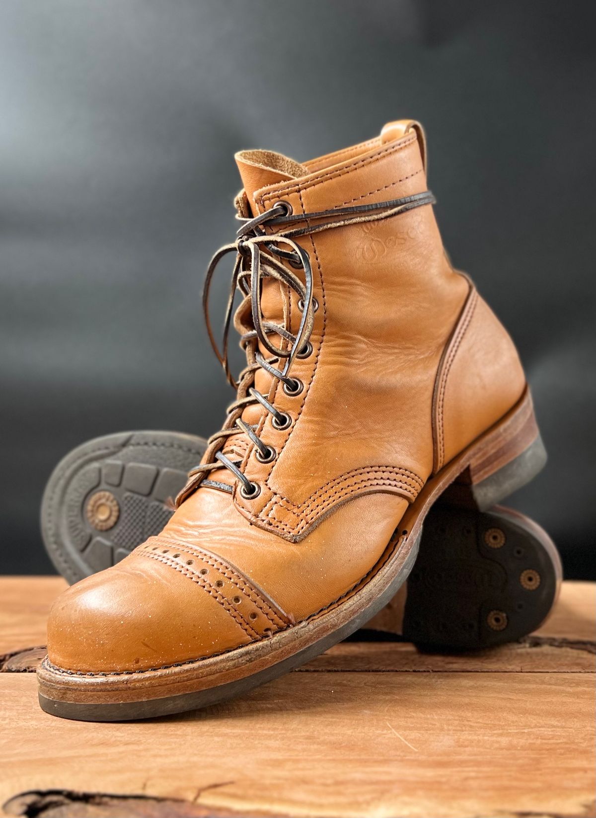 Photo by cr_aig1980 on February 4, 2023 of the Wesco Warren Boot in Horween Natural Essex.