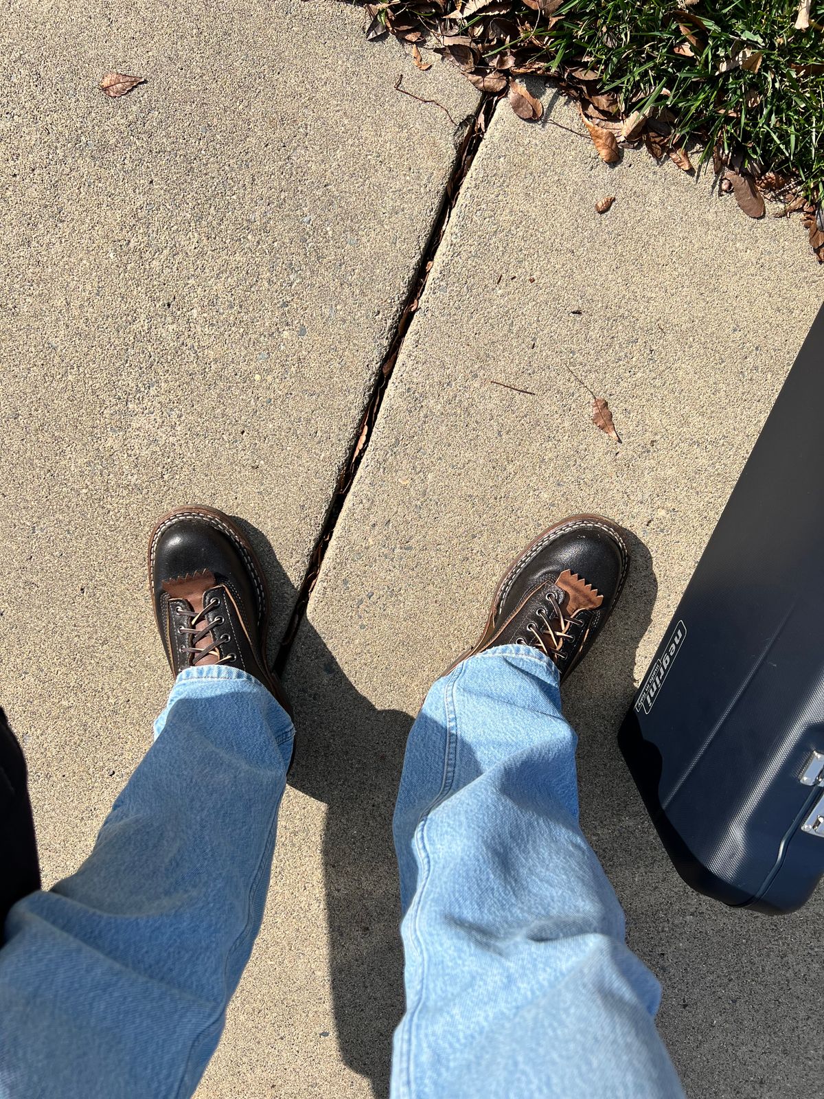 Photo by bootAI on February 11, 2024 of the White's 350 Cutter in Horween Black Waxed Flesh.