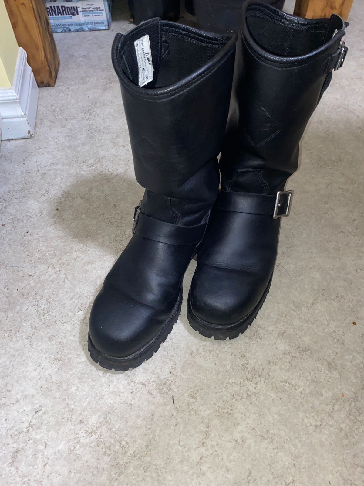 Photo by sharpendknives on December 12, 2022 of the Dayton Boots 6460 CSA Engineer in Black Oil Tan.