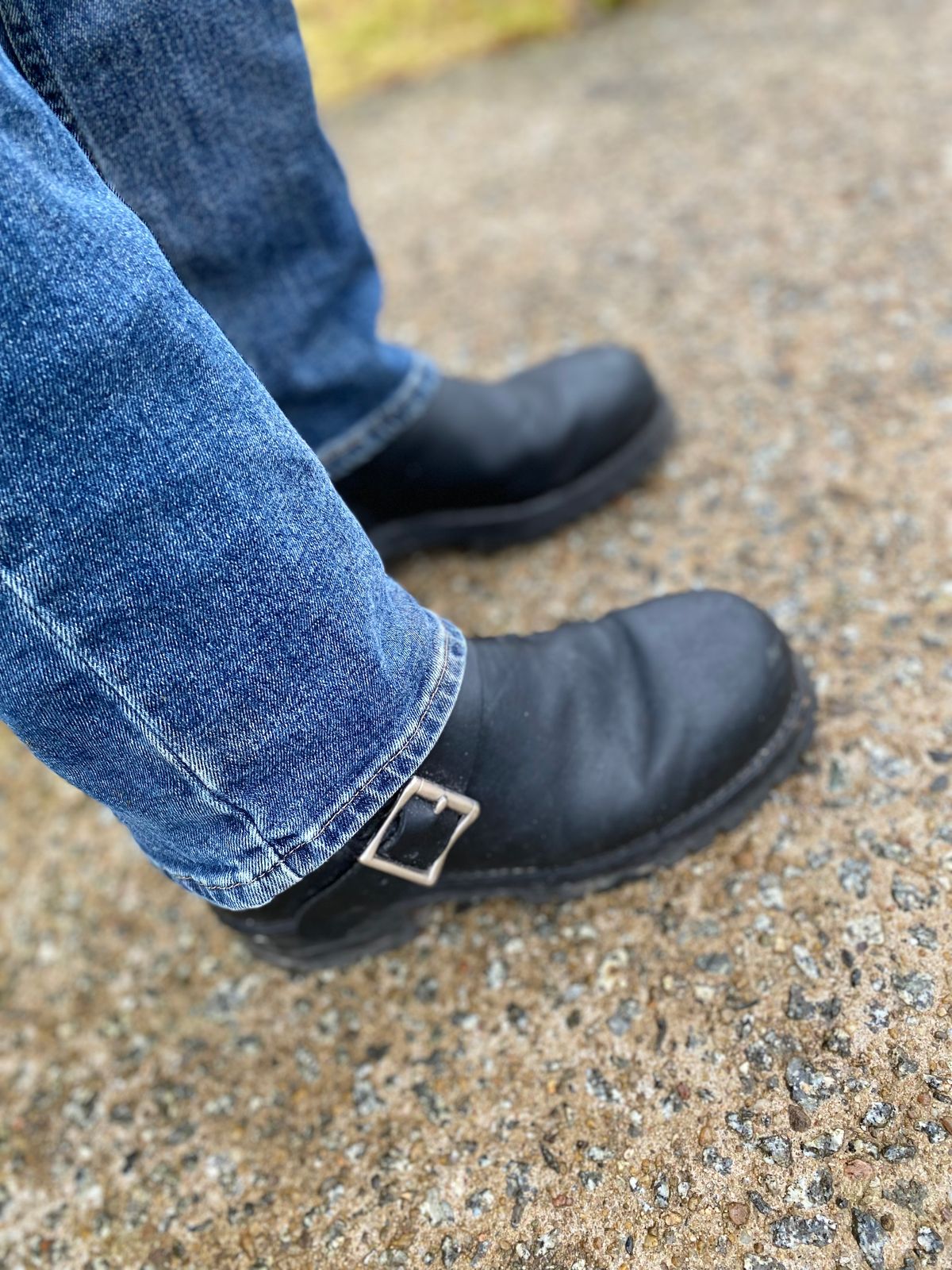 Photo by sharpendknives on January 2, 2023 of the Dayton Boots 6460 CSA Engineer in Black Oil Tan.