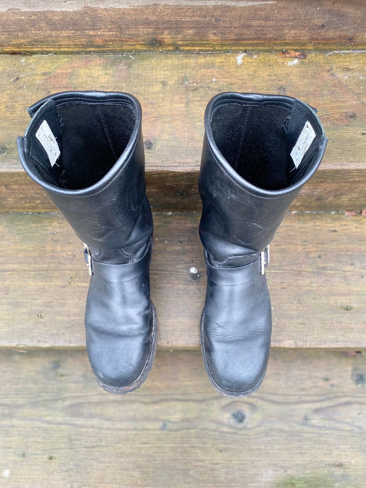 Photo by sharpendknives on January 2, 2023 of the Dayton Boots 6460 CSA Engineer in Black Oil Tan.