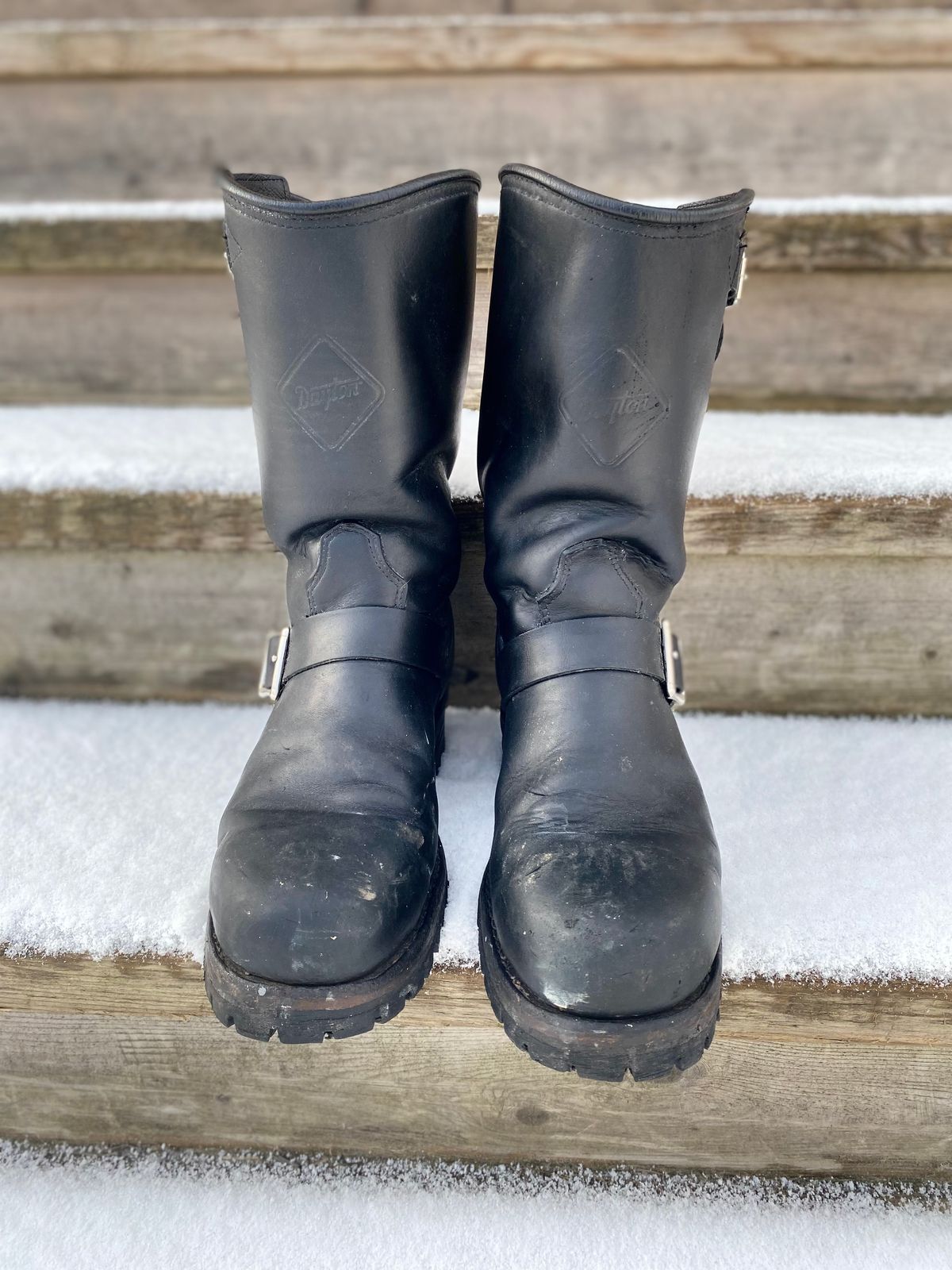 Photo by sharpendknives on March 2, 2023 of the Dayton Boots 6460 CSA Engineer in Black Oil Tan.