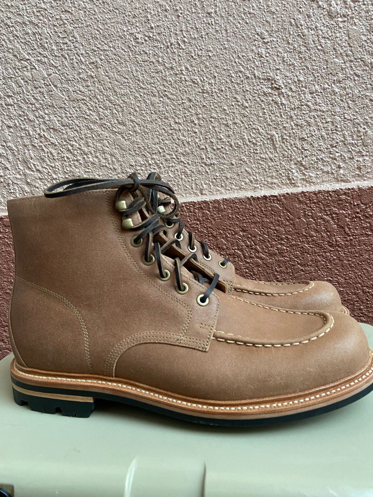 Photo by braneshaden on October 5, 2022 of the Grant Stone Brass Boot in C.F. Stead Natural Waxy Commander Suede.