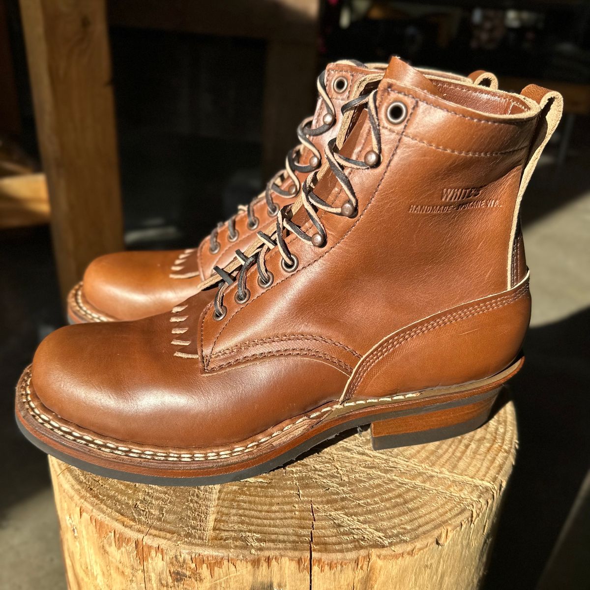 Photo by woahlookaboot on October 2, 2023 of the White's 350 Cruiser in Horween British Tan Chromexcel.