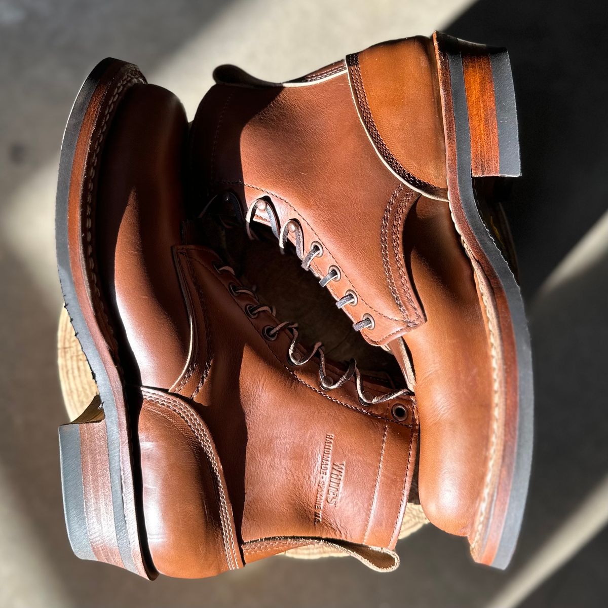 Photo by woahlookaboot on October 2, 2023 of the White's 350 Cruiser in Horween British Tan Chromexcel.