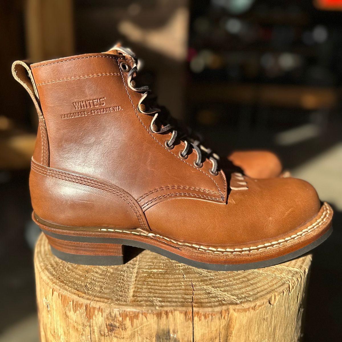 Photo by woahlookaboot on October 2, 2023 of the White's 350 Cruiser in Horween British Tan Chromexcel.