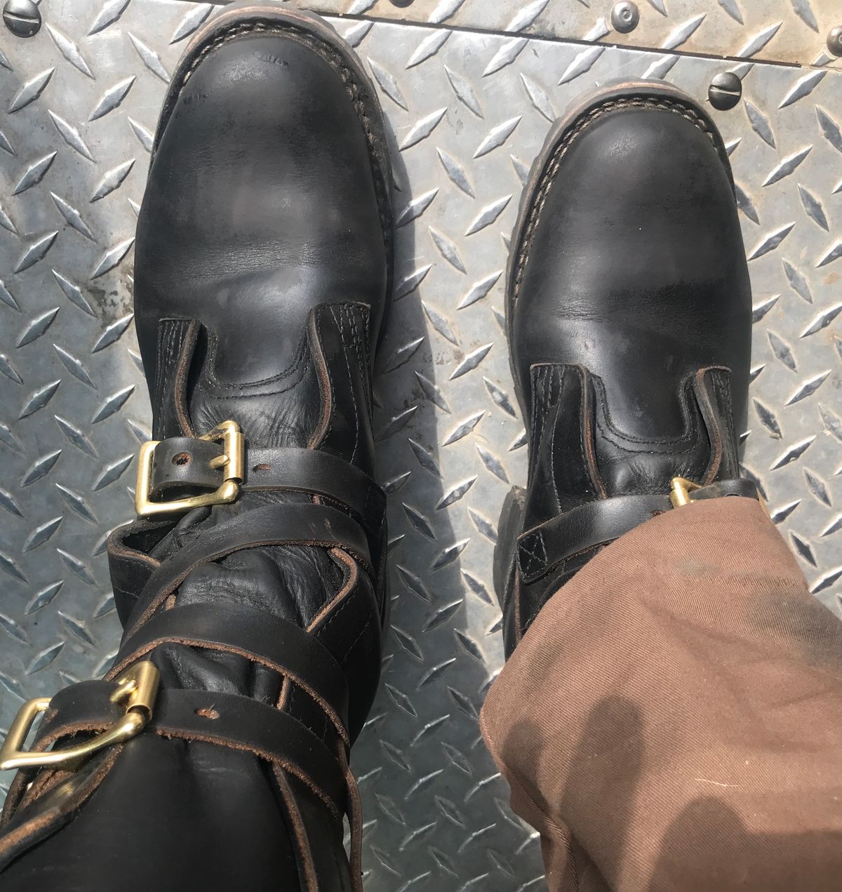 Photo by dj on June 29, 2024 of the Nicks Heritage TankerPro in Horween Black Chromexcel.
