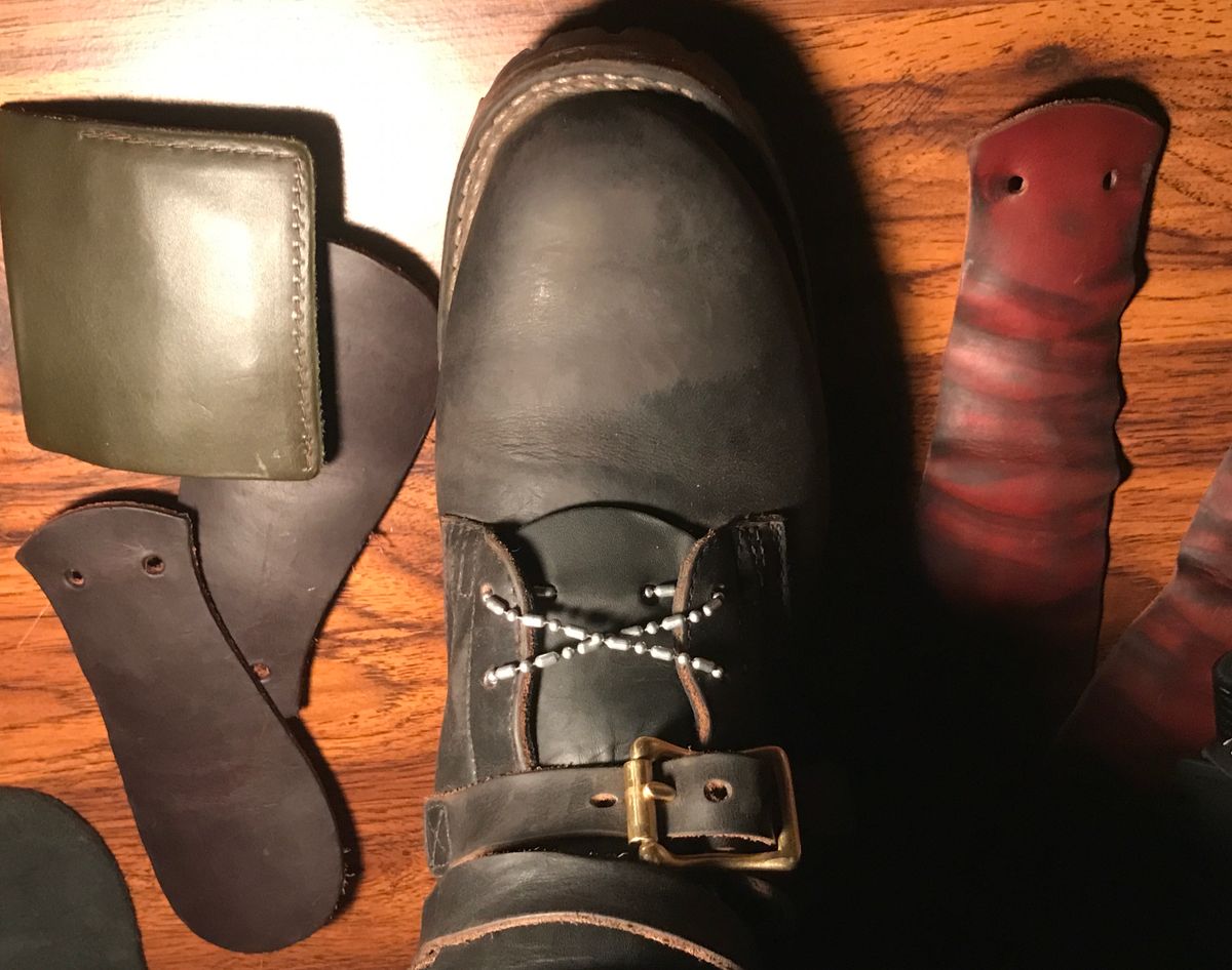 Photo by dj on September 26, 2024 of the Nicks Heritage TankerPro in Horween Black Chromexcel.