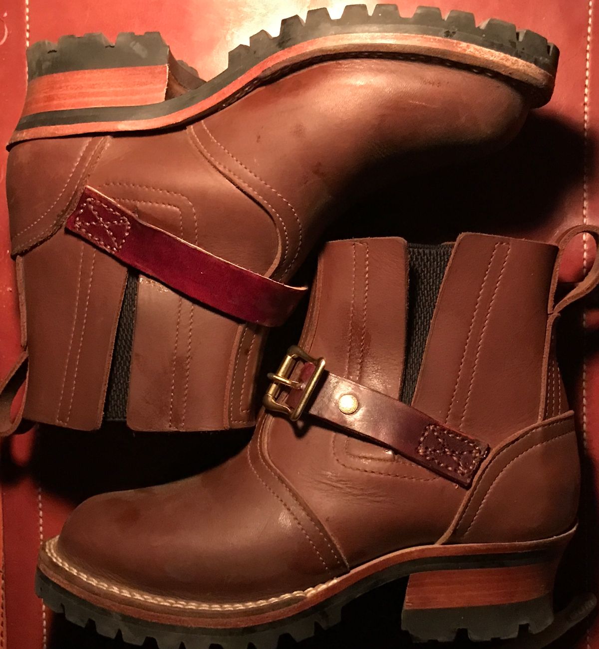 Photo by dj on October 22, 2024 of the Nicks Work Chelsea in Seidel 1964 Brown.