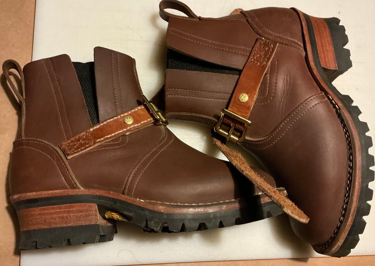 Photo by dj on December 29, 2024 of the Nicks Work Chelsea in Seidel 1964 Brown.