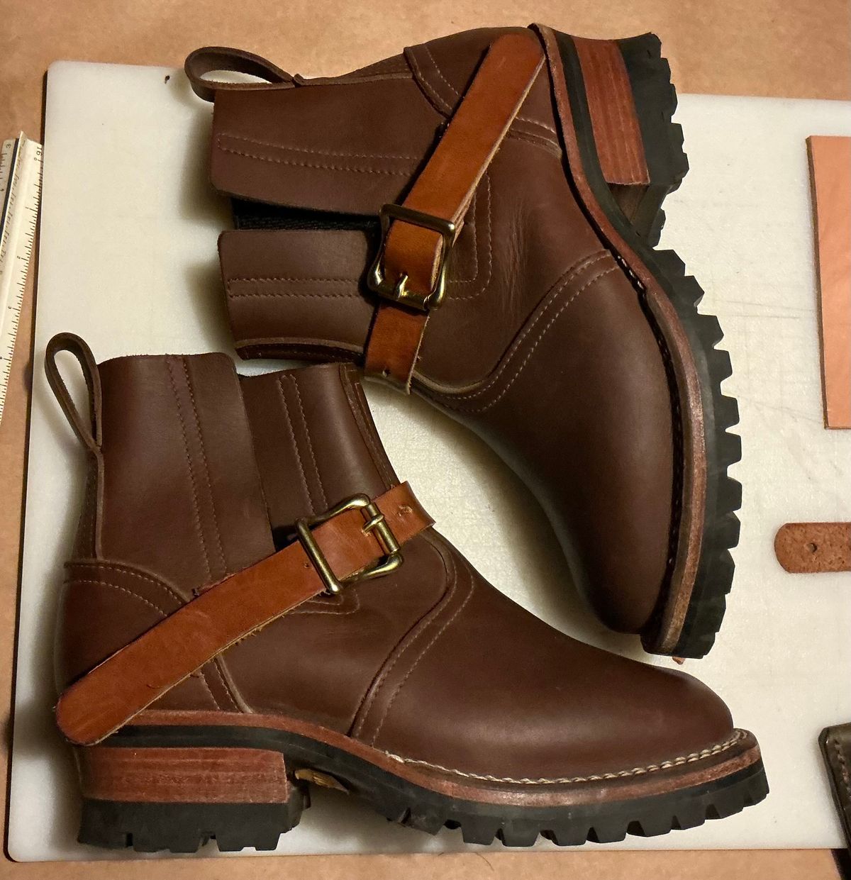Photo by dj on December 29, 2024 of the Nicks Work Chelsea in Seidel 1964 Brown.