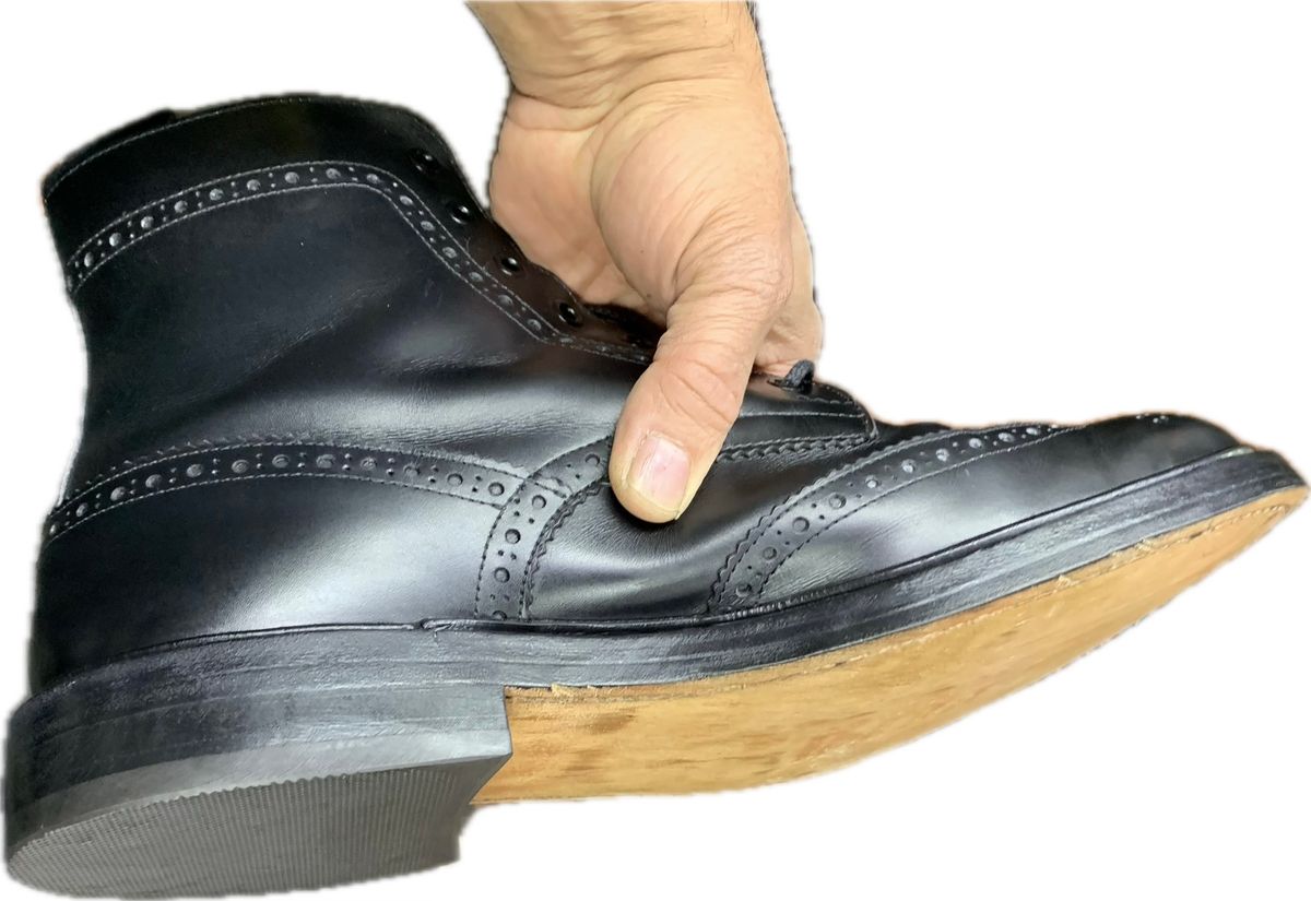 Photo by escapedTexan on April 27, 2024 of the Tricker's Stow Country Boot in Black Calf.