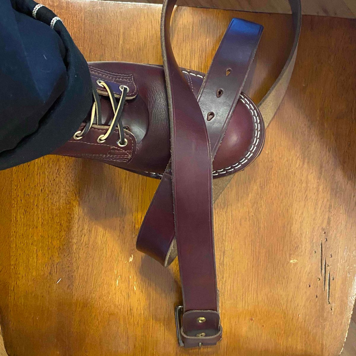 Photo by escapedTexan on March 11, 2023 of the Nicks Americana in Horween Color 8 Chromexcel.