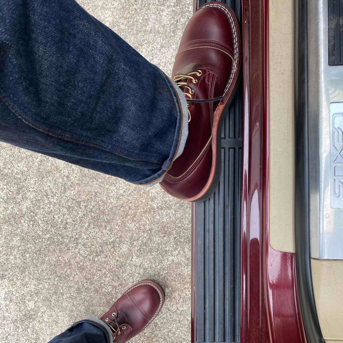 Photo by escapedTexan on March 12, 2023 of the Nicks Americana in Horween Color 8 Chromexcel.