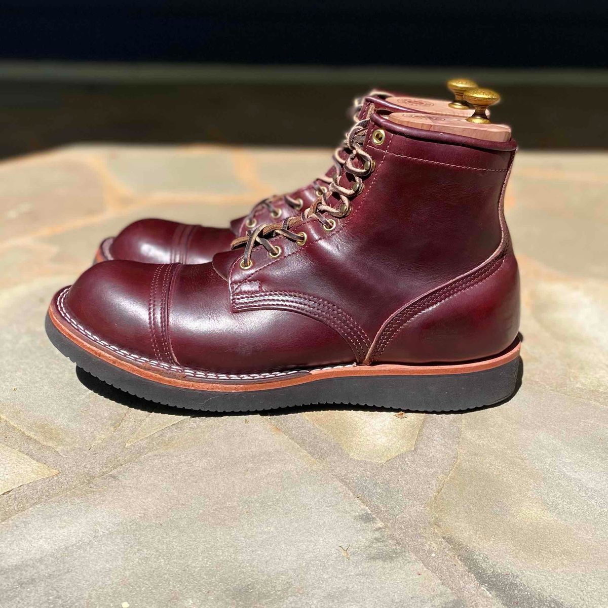 Photo by escapedTexan on April 9, 2023 of the Nicks Americana in Horween Color 8 Chromexcel.