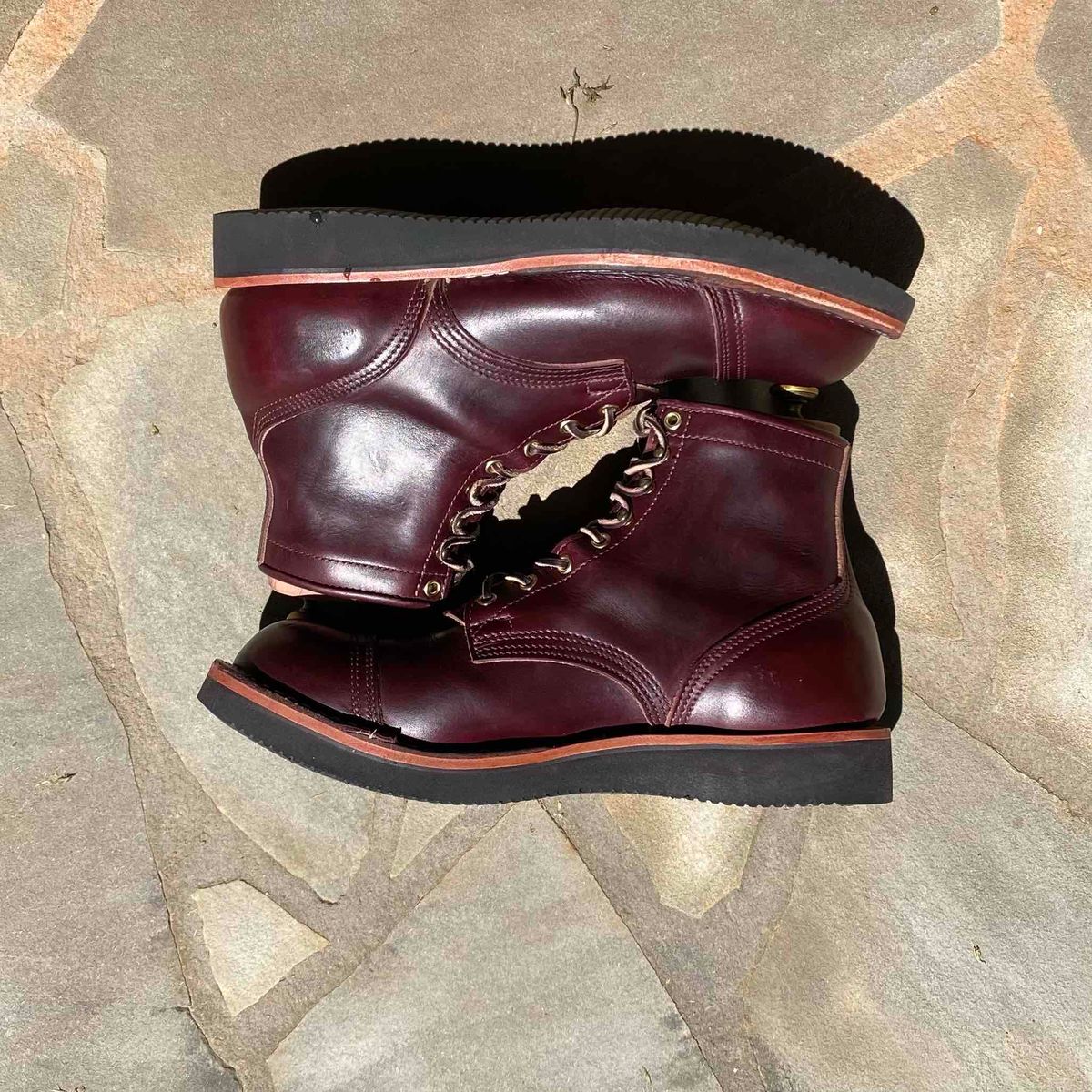 Photo by escapedTexan on April 9, 2023 of the Nicks Americana in Horween Color 8 Chromexcel.