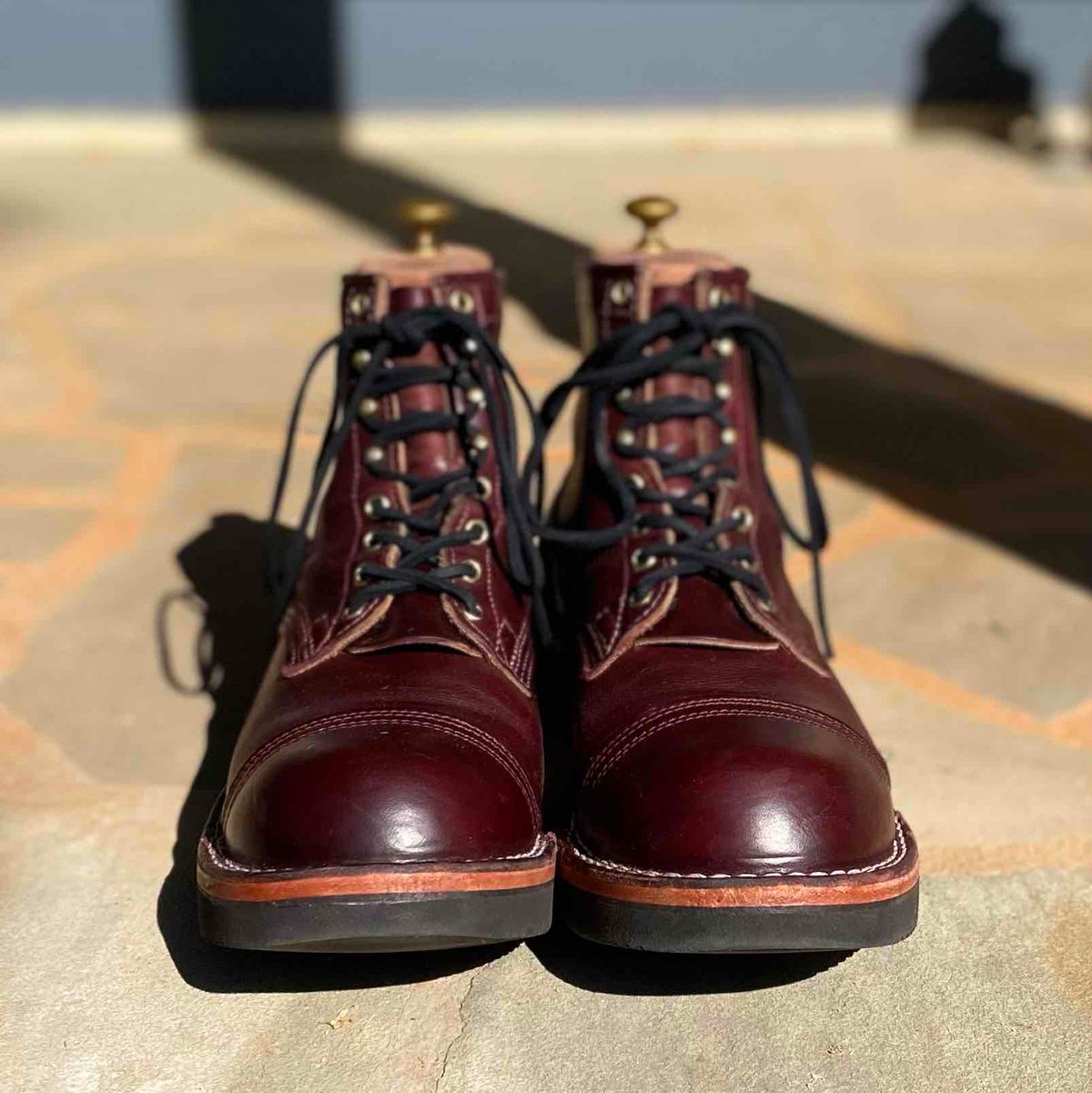 Photo by escapedTexan on April 20, 2023 of the Nicks Americana in Horween Color 8 Chromexcel.
