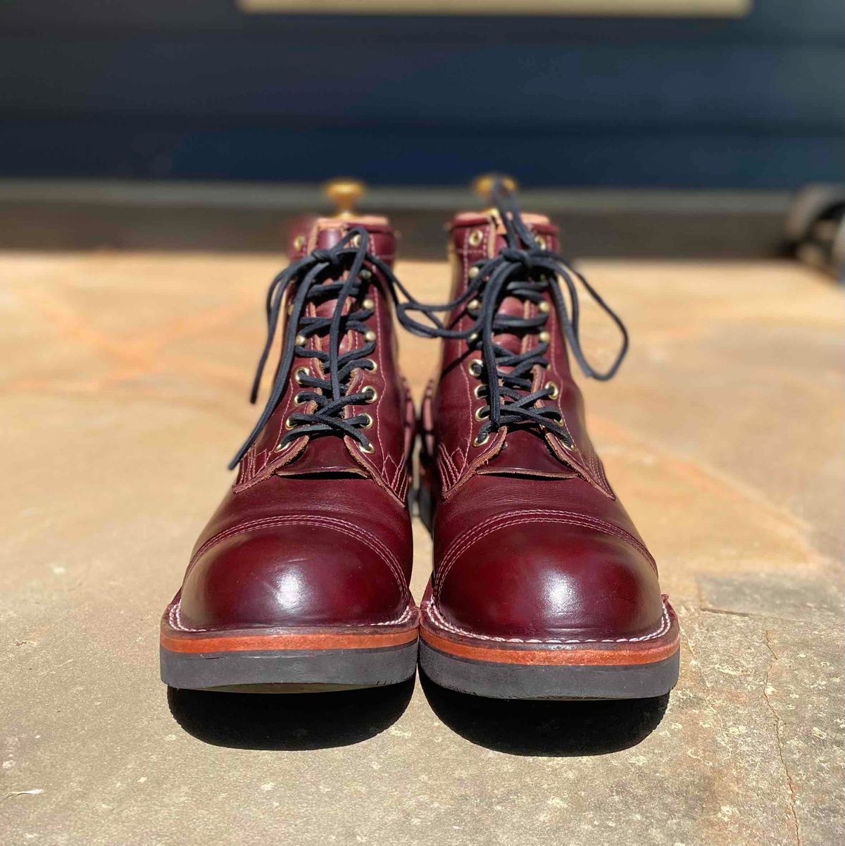 Photo by escapedTexan on May 3, 2023 of the Nicks Americana in Horween Color 8 Chromexcel.