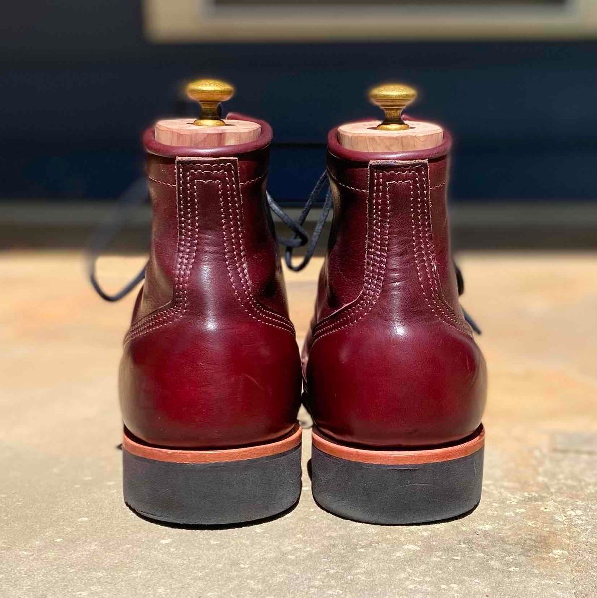 Photo by escapedTexan on May 3, 2023 of the Nicks Americana in Horween Color 8 Chromexcel.