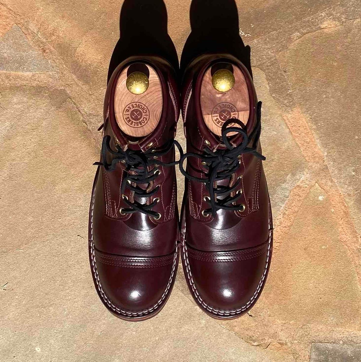 Photo by escapedTexan on May 3, 2023 of the Nicks Americana in Horween Color 8 Chromexcel.