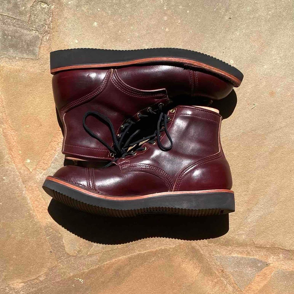 Photo by escapedTexan on May 3, 2023 of the Nicks Americana in Horween Color 8 Chromexcel.