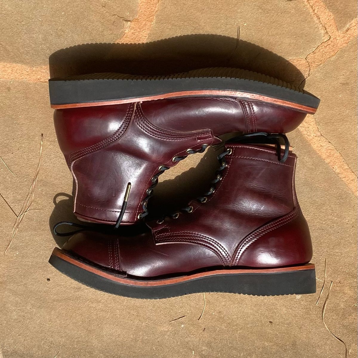 Photo by escapedTexan on July 7, 2023 of the Nicks Americana in Horween Color 8 Chromexcel.